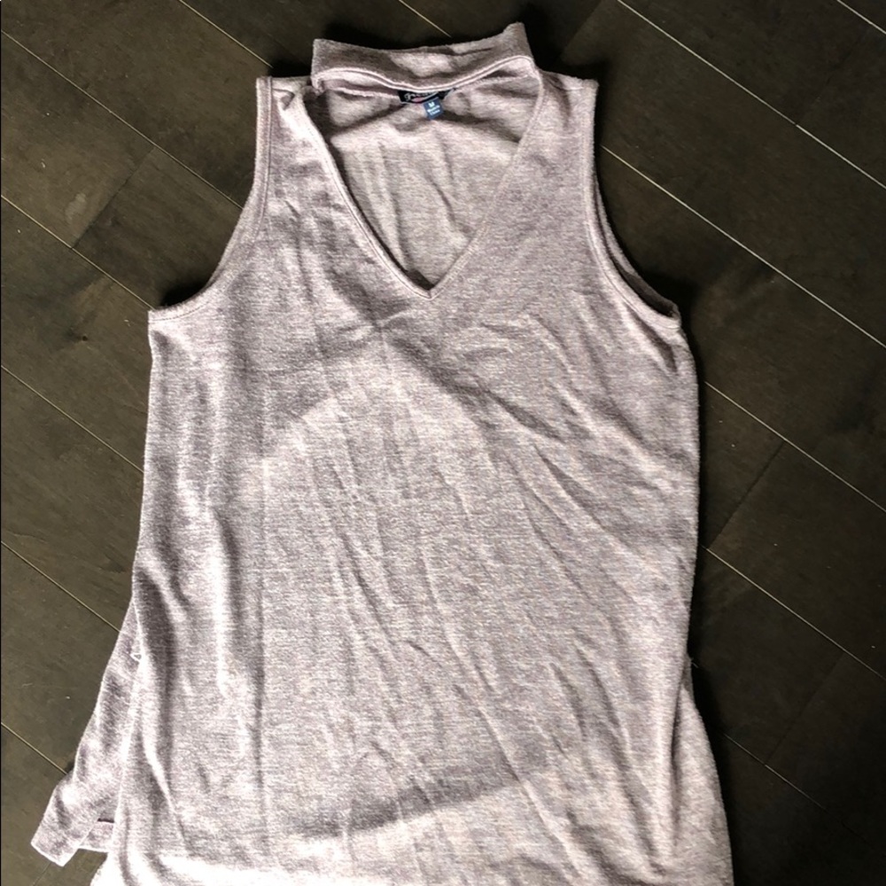 CUTE AND TRENDY TOP. PERFECT FOR SUMMER